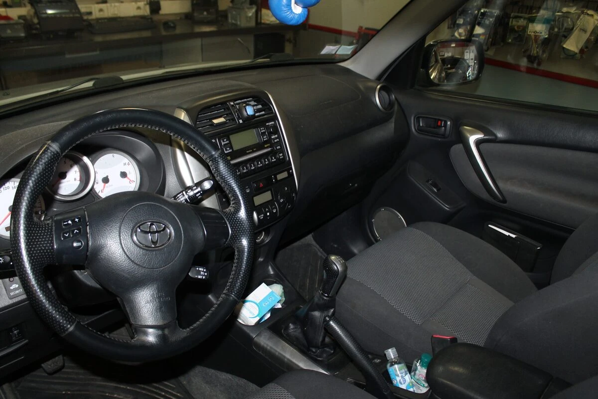 Toyota RAV4 : autoradio Zenec CarPlay et caméra de recul