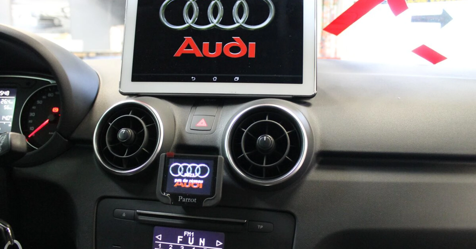 Audi A1 2016 : Parrot, commande vocale, USB et Bluetooth