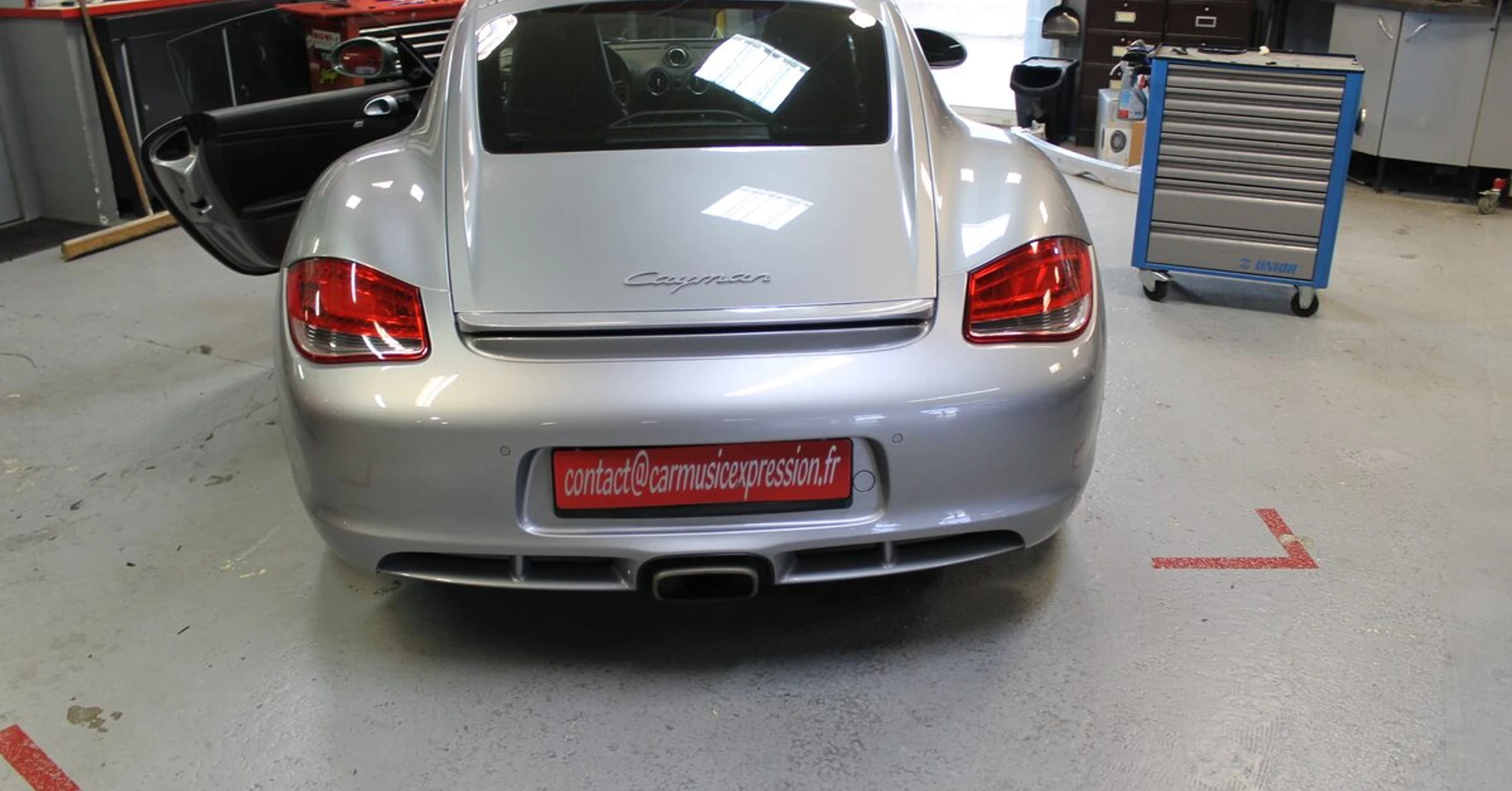 Porsche Cayman : autoradio GPS façon PCM noir