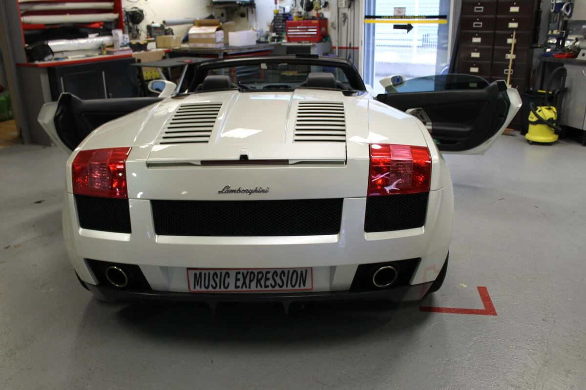 Lamborghini Gallardo : GPS 2 DIN Pioneer avec MirrorLink
