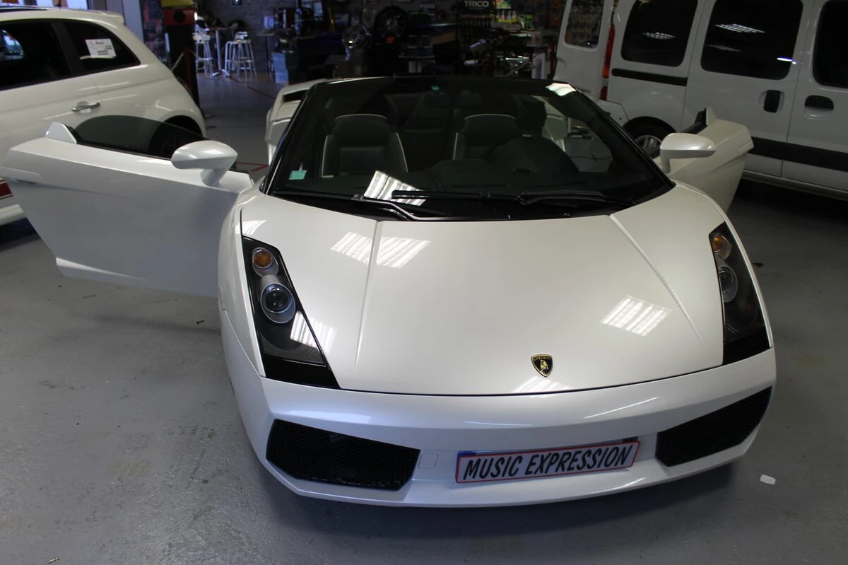 Lamborghini Gallardo : GPS 2 DIN Pioneer avec MirrorLink