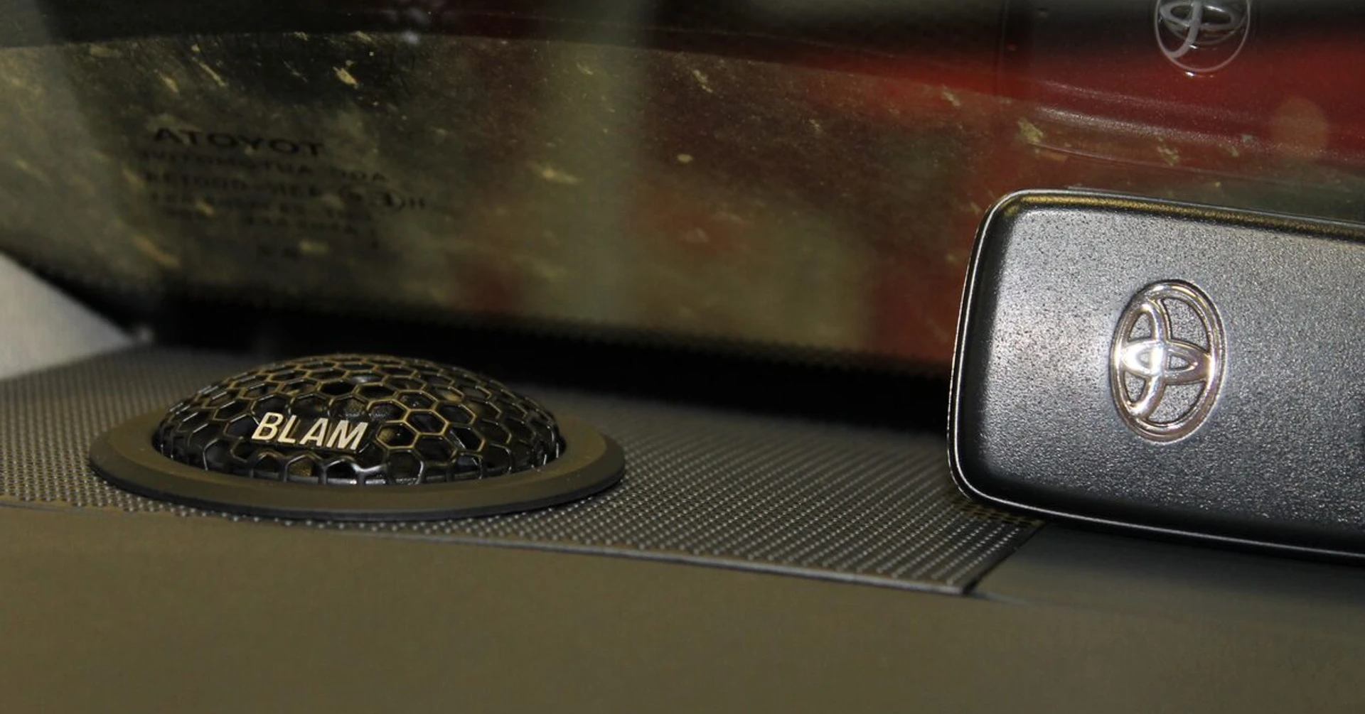 Toyota Verso : haut-parleurs BLAM et insonorisation