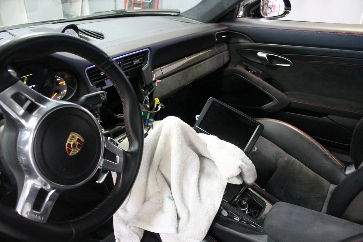Porsche 911 GT3 (991) : réparation du PCM 3.1 qui redémarre