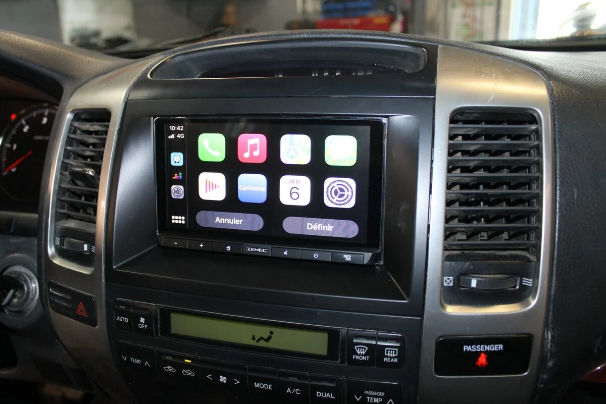 Toyota Land Cruiser : autoradio Zenec avec Apple CarPlay