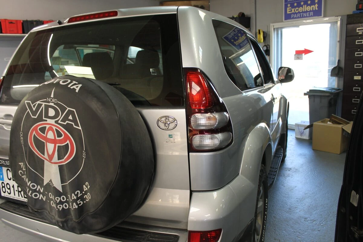 Toyota Land Cruiser : autoradio Zenec avec Apple CarPlay