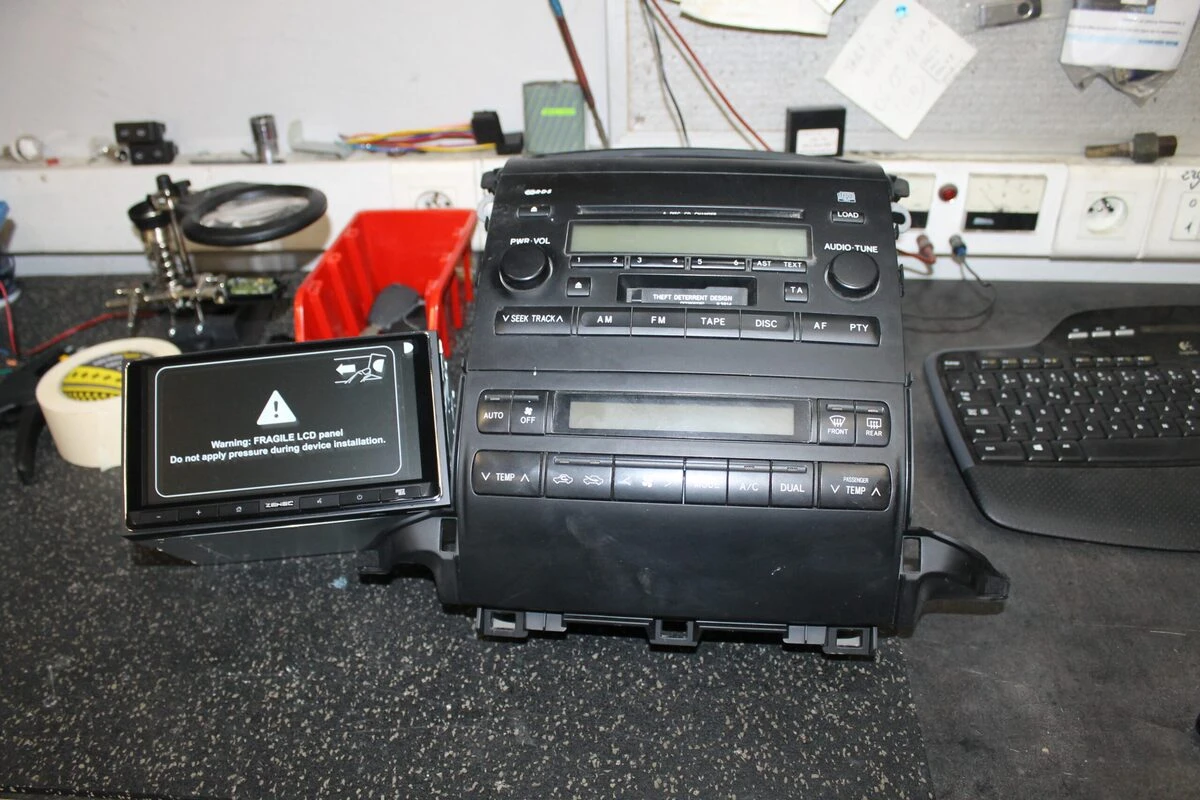 Toyota Land Cruiser : autoradio Zenec avec Apple CarPlay