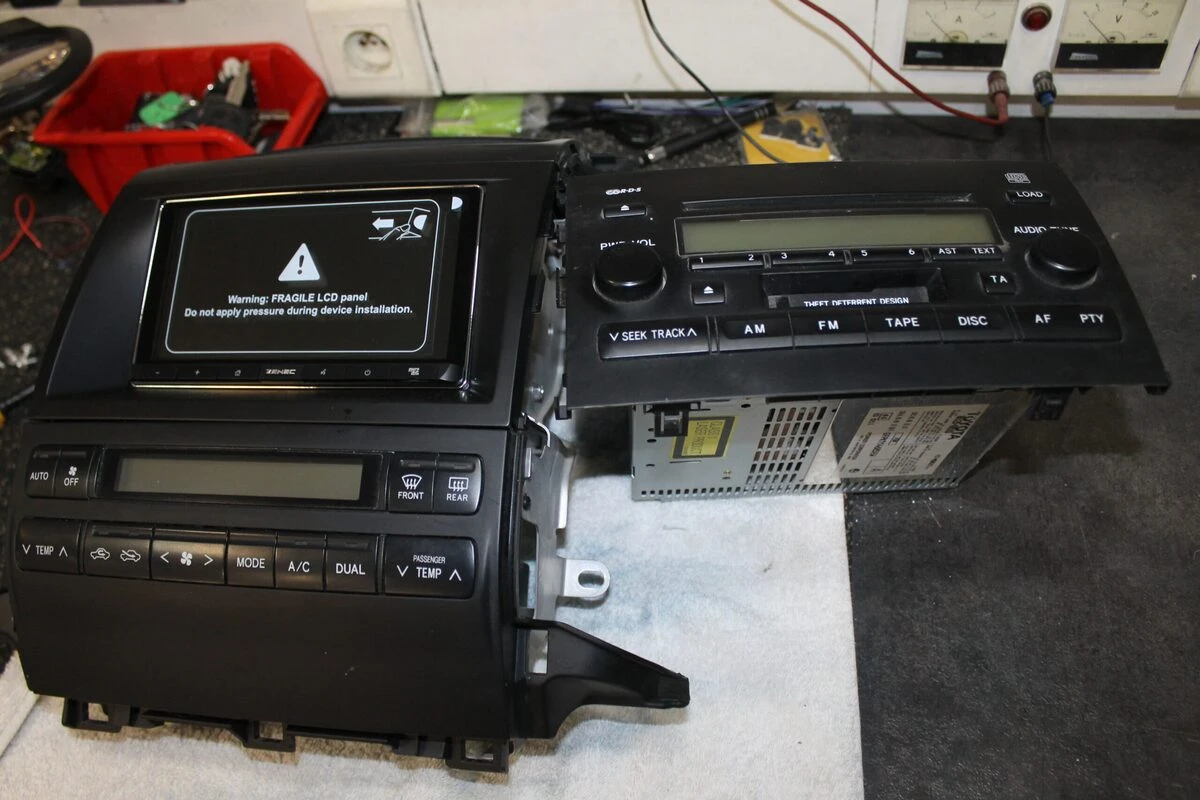Toyota Land Cruiser : autoradio Zenec avec Apple CarPlay