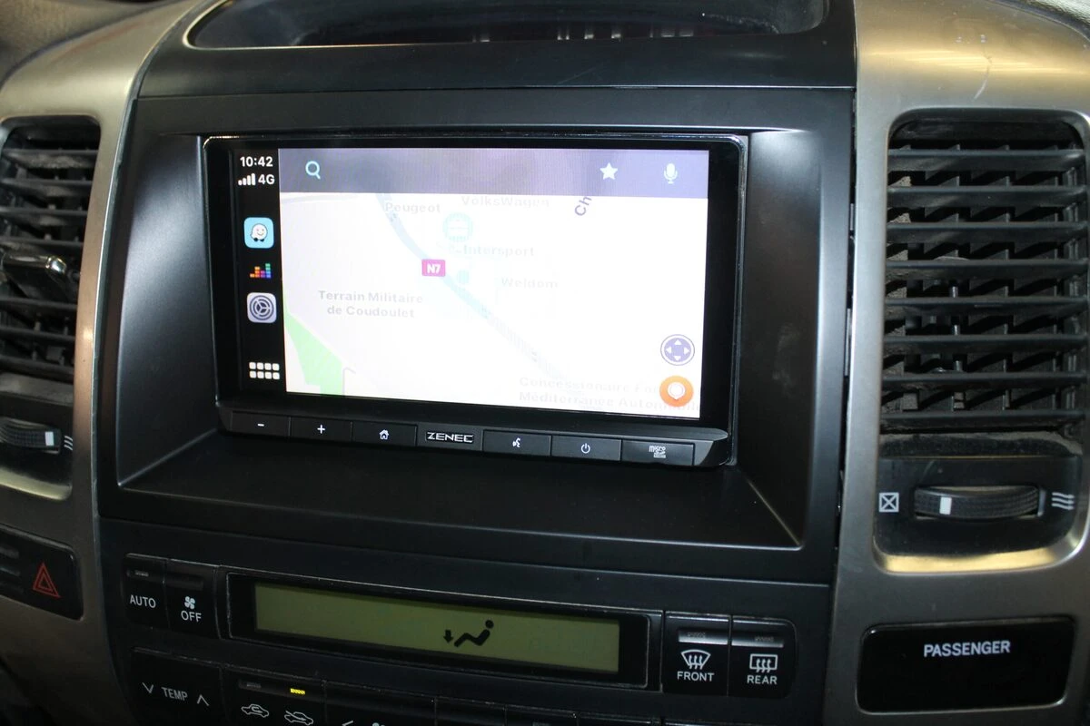 Toyota Land Cruiser : autoradio Zenec avec Apple CarPlay