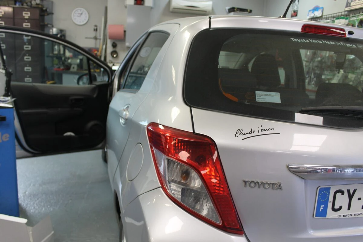 Toyota Yaris : autoradio Zenec CarPlay et Android Auto
