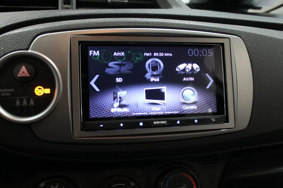 Toyota Yaris : autoradio Zenec CarPlay et Android Auto