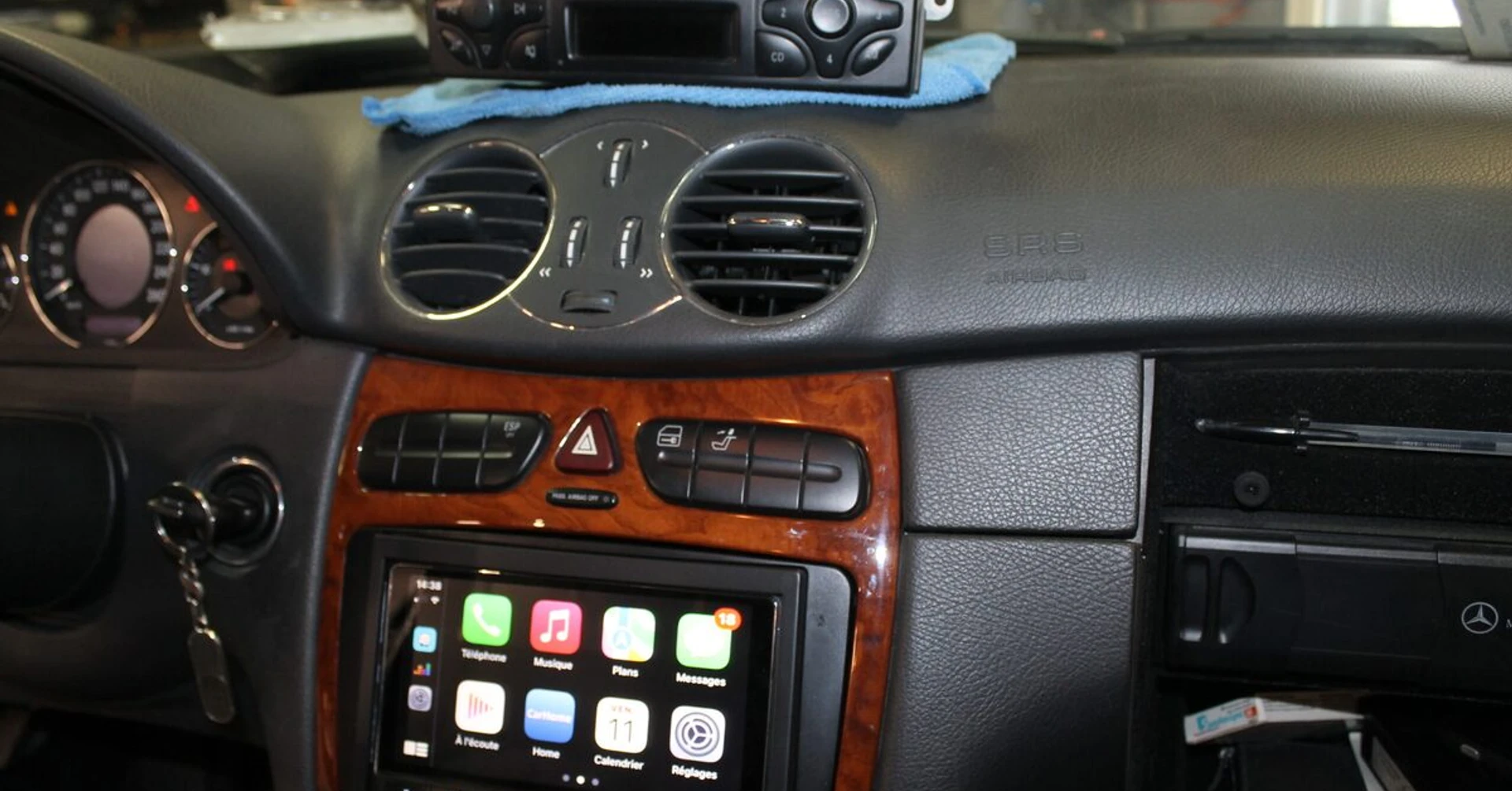 Mercedes CLK AMG : autoradio CarPlay et Android Auto