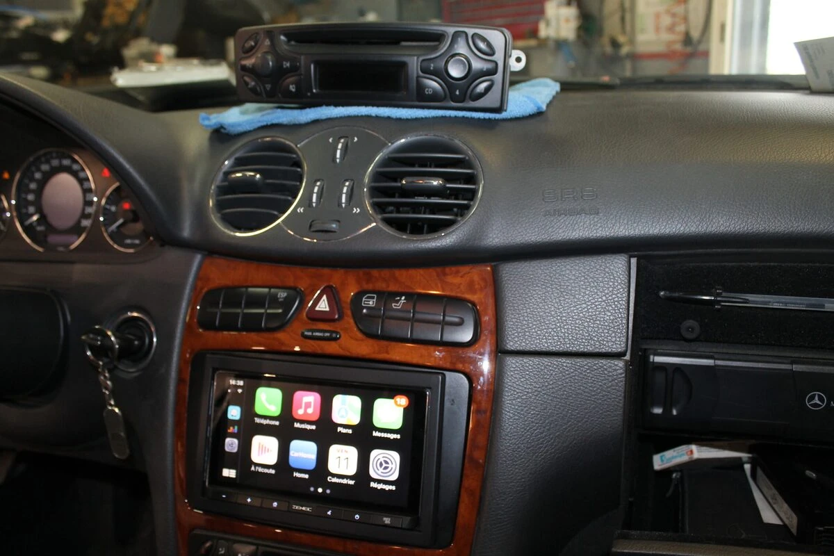 Mercedes CLK AMG : CarPlay, Android Auto et commandes au volant