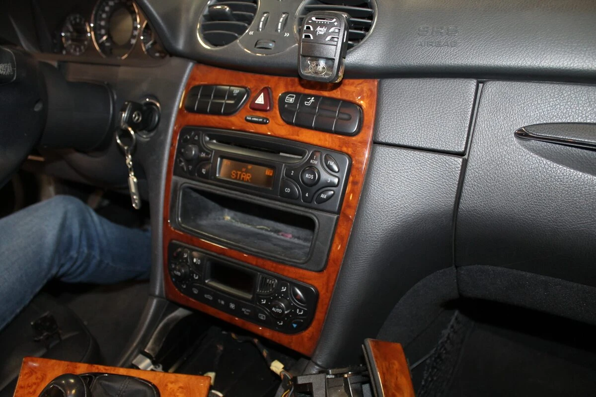Mercedes CLK AMG : CarPlay, Android Auto et commandes au volant