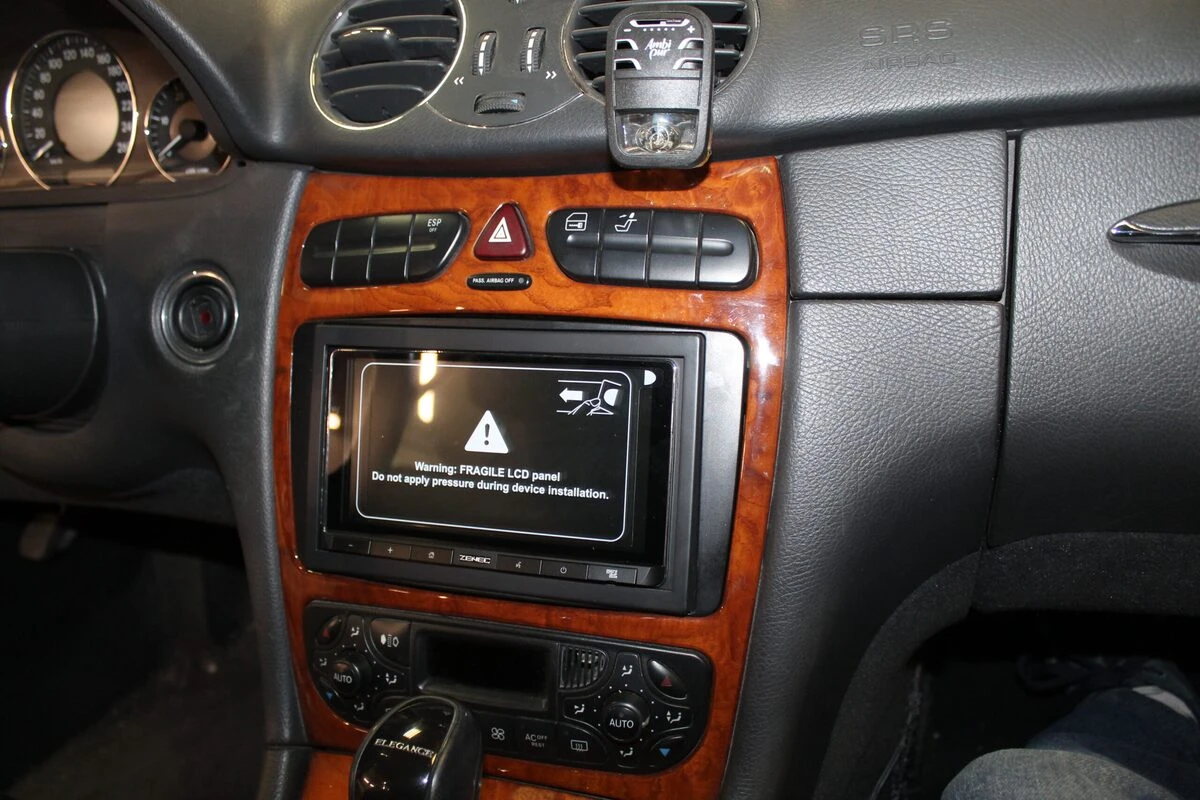 Mercedes CLK AMG : CarPlay, Android Auto et commandes au volant