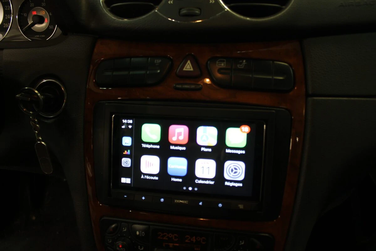 Mercedes CLK AMG : CarPlay, Android Auto et commandes au volant
