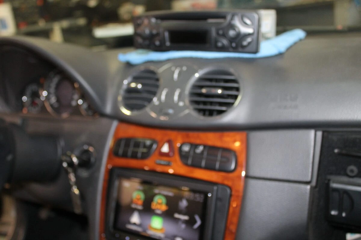 Mercedes CLK AMG : CarPlay, Android Auto et commandes au volant