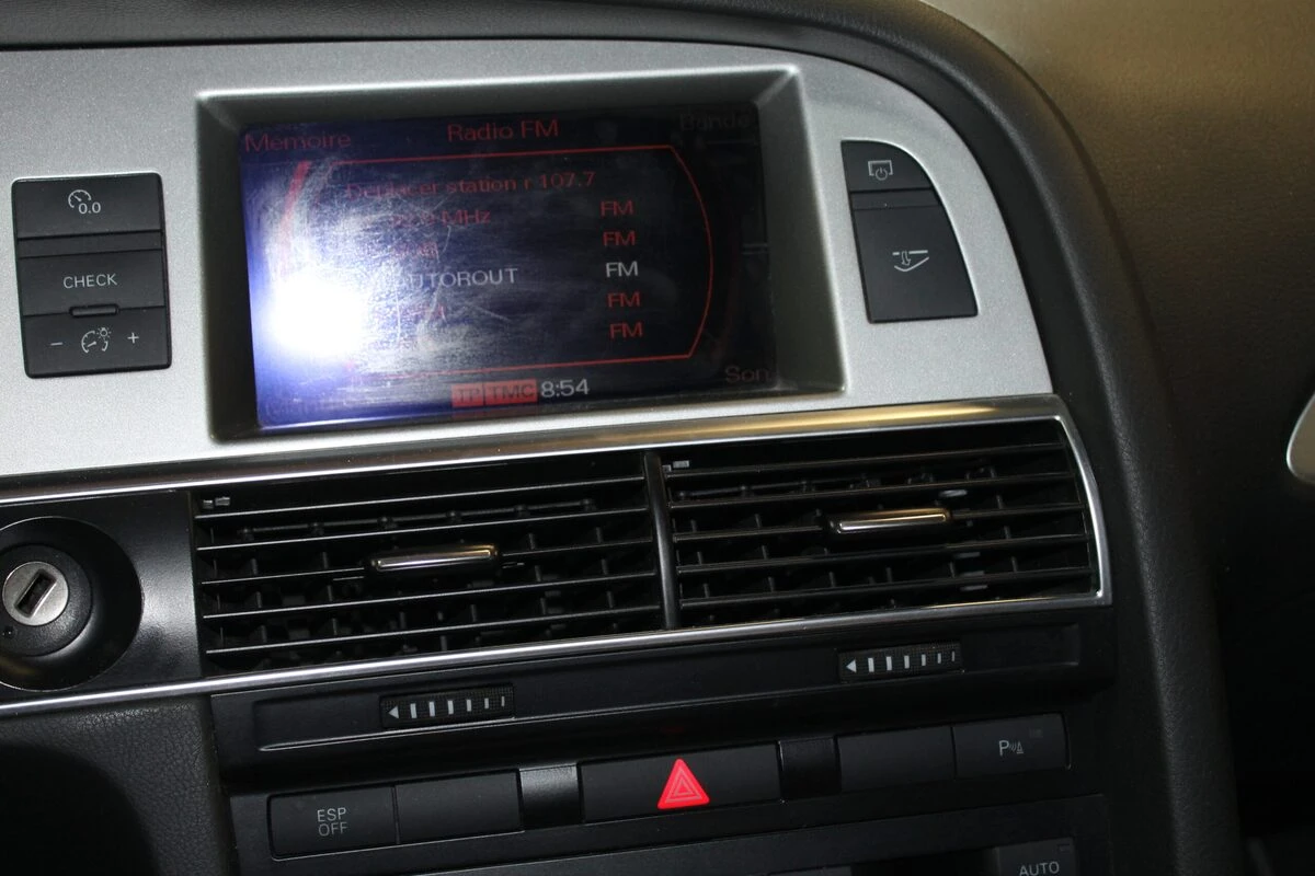 Audi A6 : réparation du calculateur radio du MMI