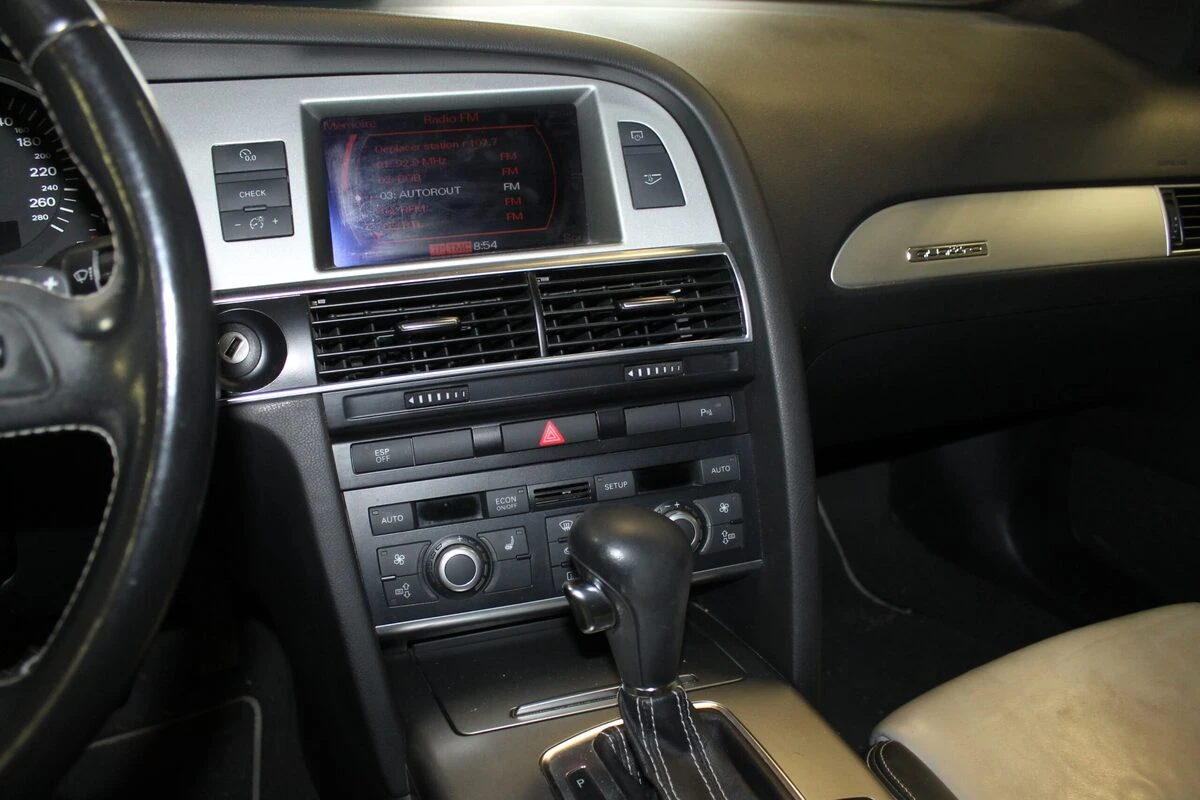 Audi A6 : réparation du calculateur radio du MMI