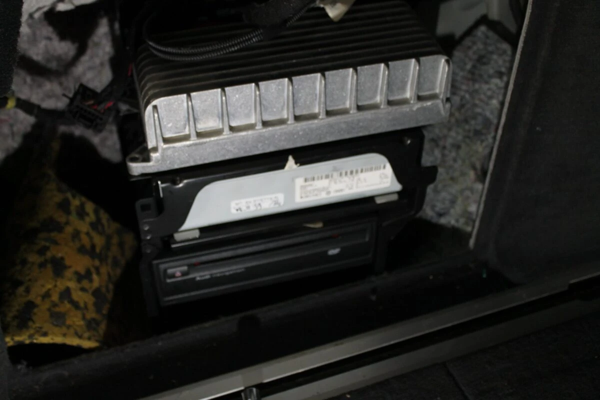 Audi A6 : réparation du calculateur radio du MMI