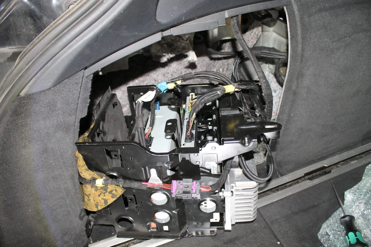 Audi A6 : réparation du calculateur radio du MMI