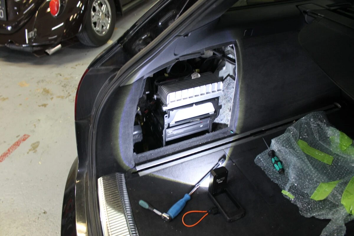 Audi A6 : réparation du calculateur radio du MMI