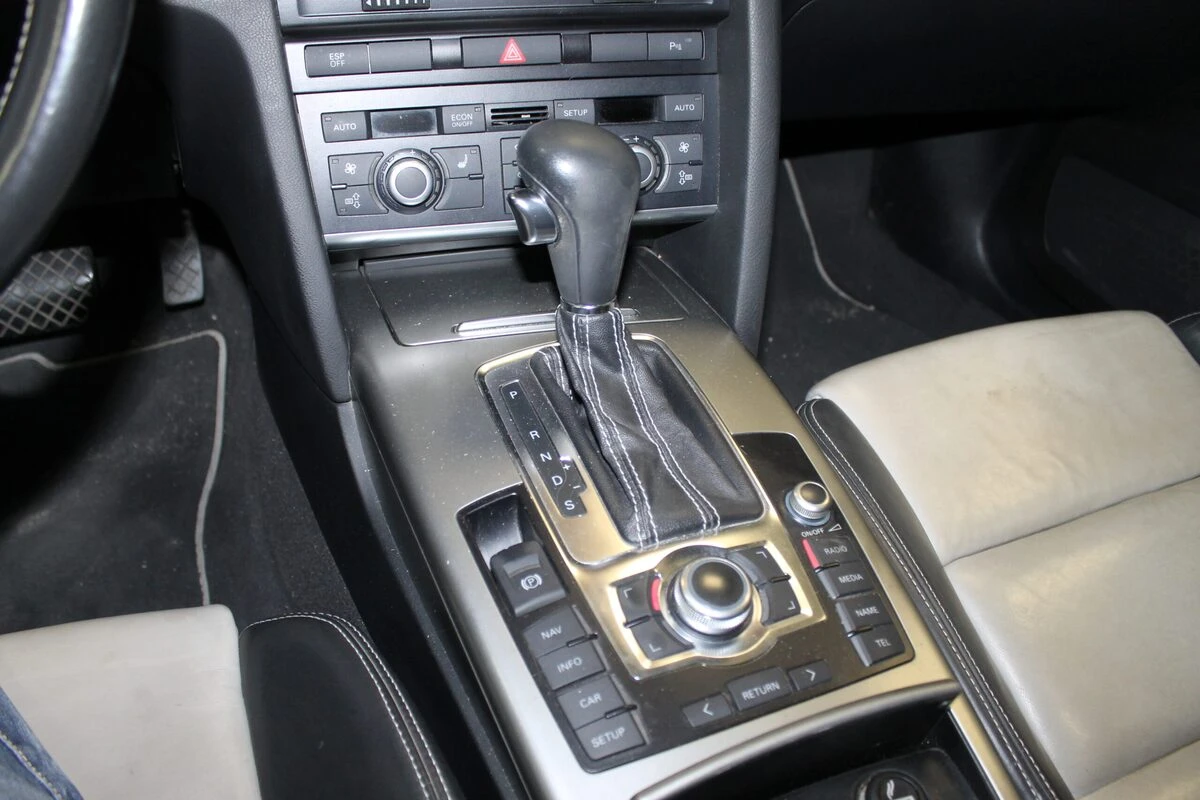 Audi A6 : réparation du calculateur radio du MMI
