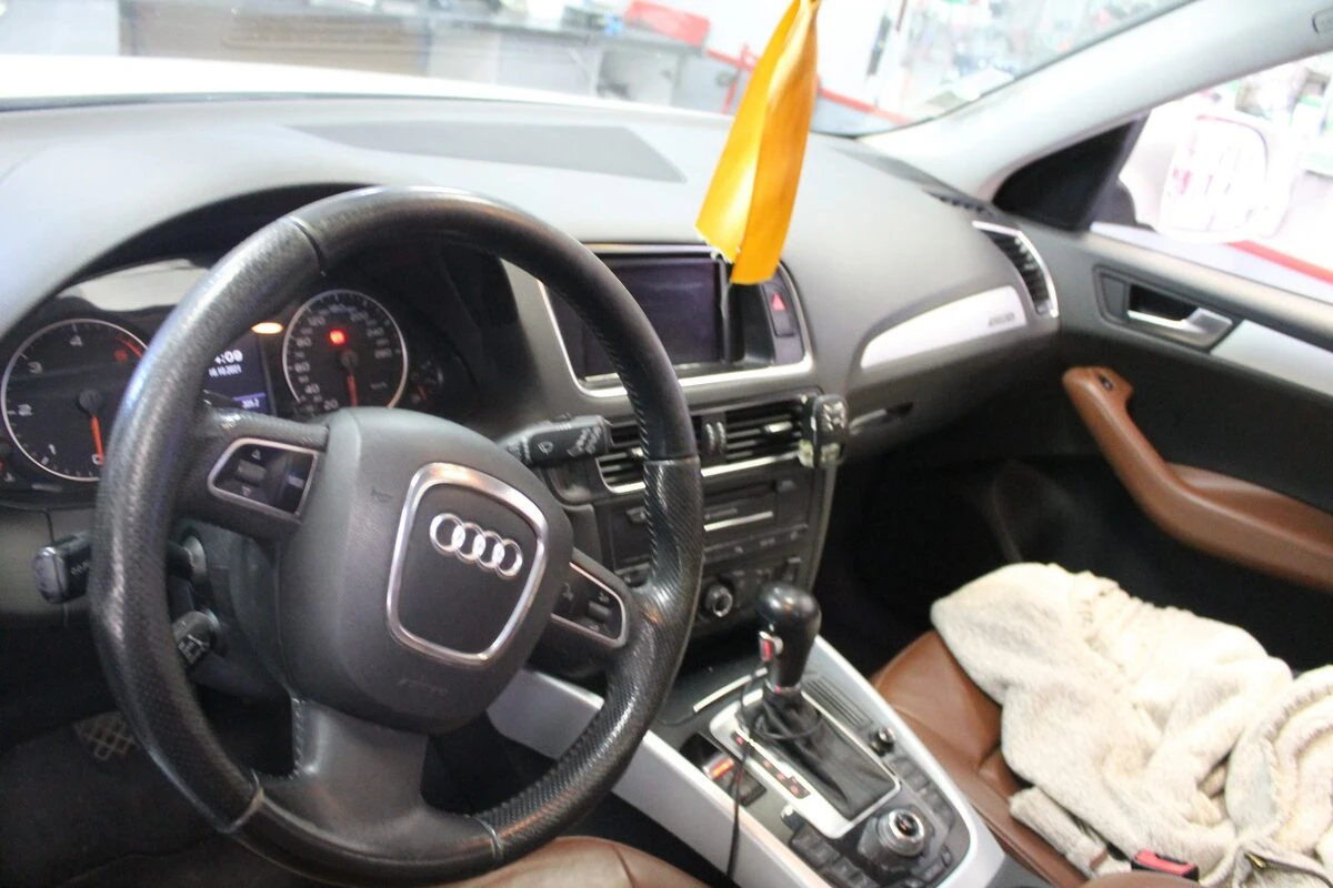 Audi : remise en état de l'écran MMI