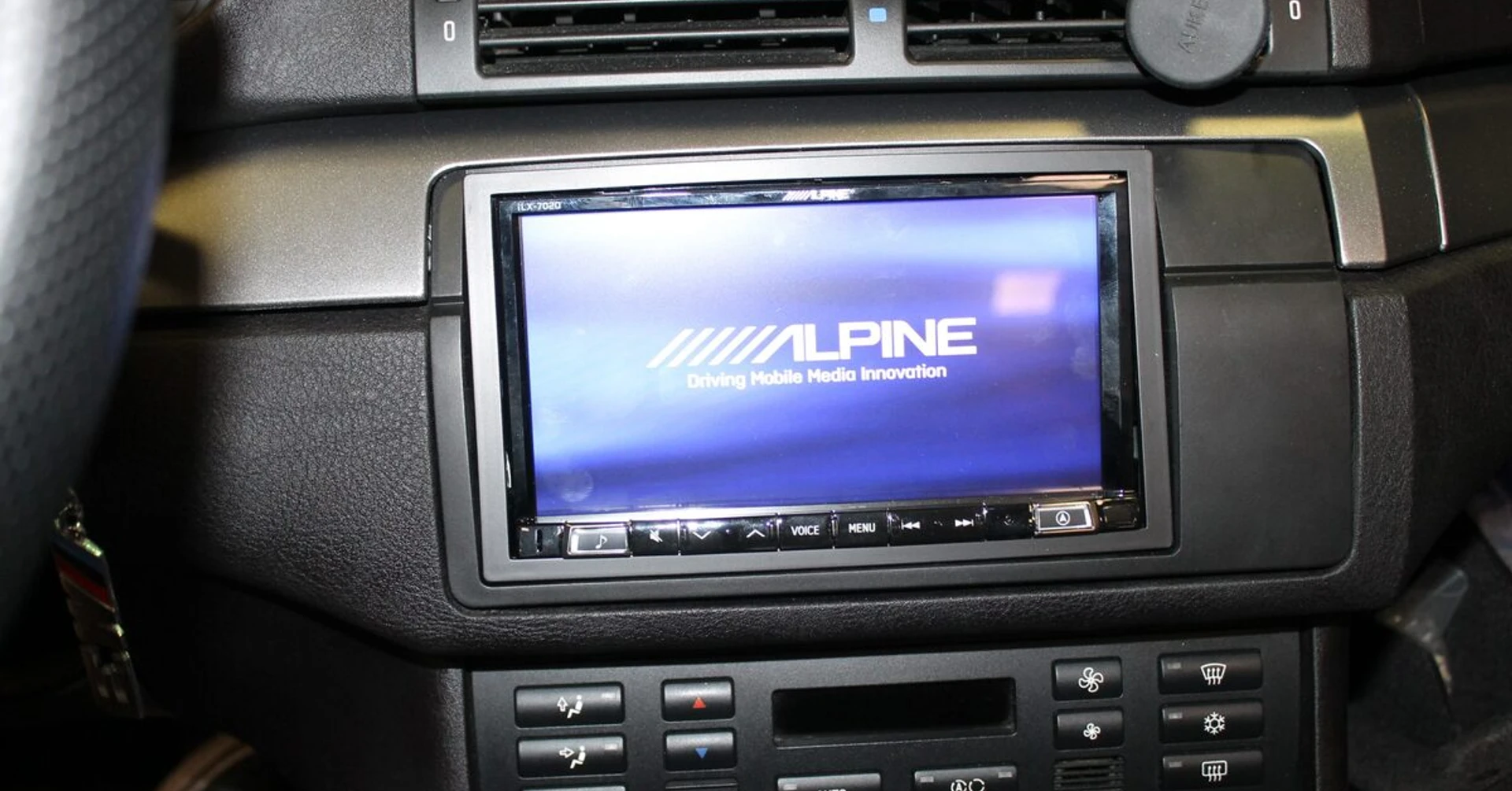BMW M3 E46 : Alpine iLX-702 et Harman Kardon conservé