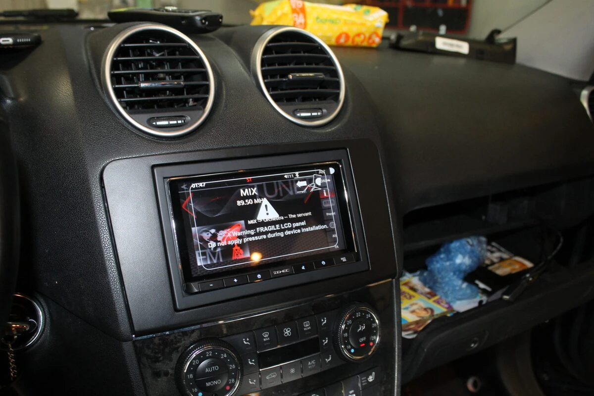 Mercedes ML W164 : CarPlay avec Harman Kardon conservé