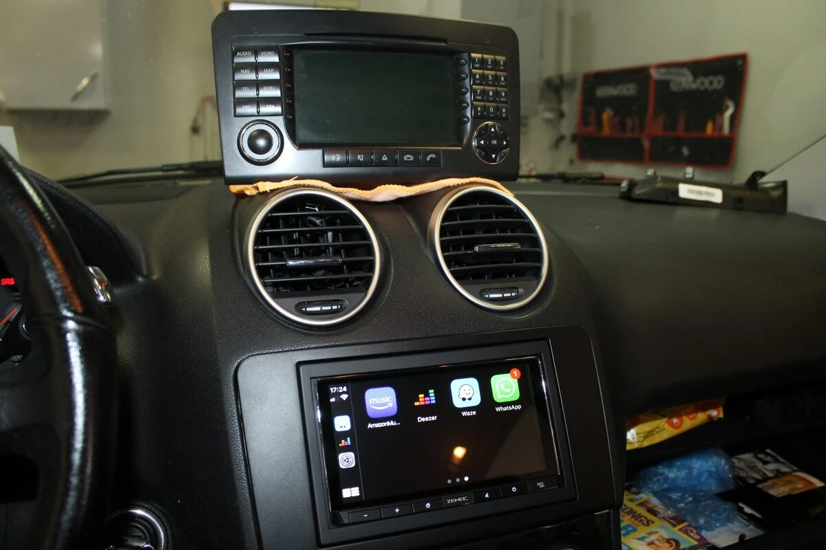 Mercedes ML W164 : CarPlay avec Harman Kardon conservé