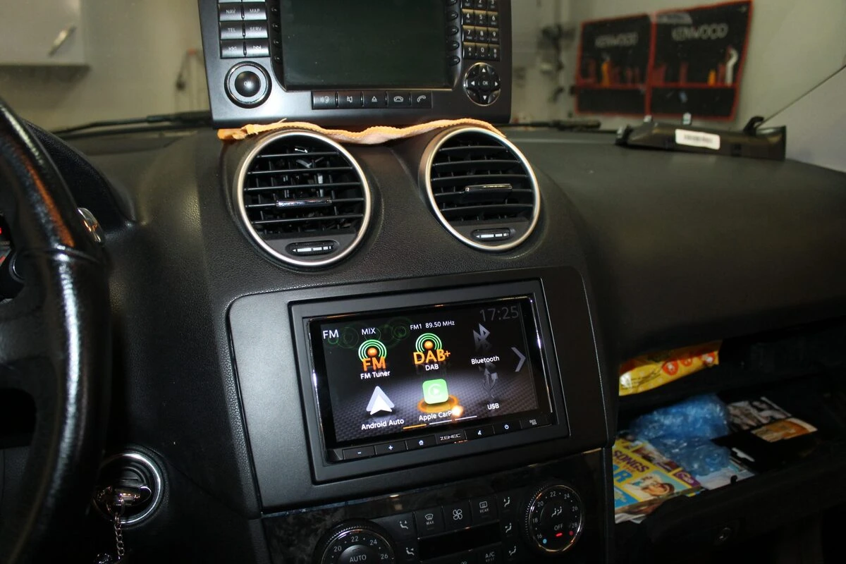 Mercedes ML W164 : CarPlay avec Harman Kardon conservé