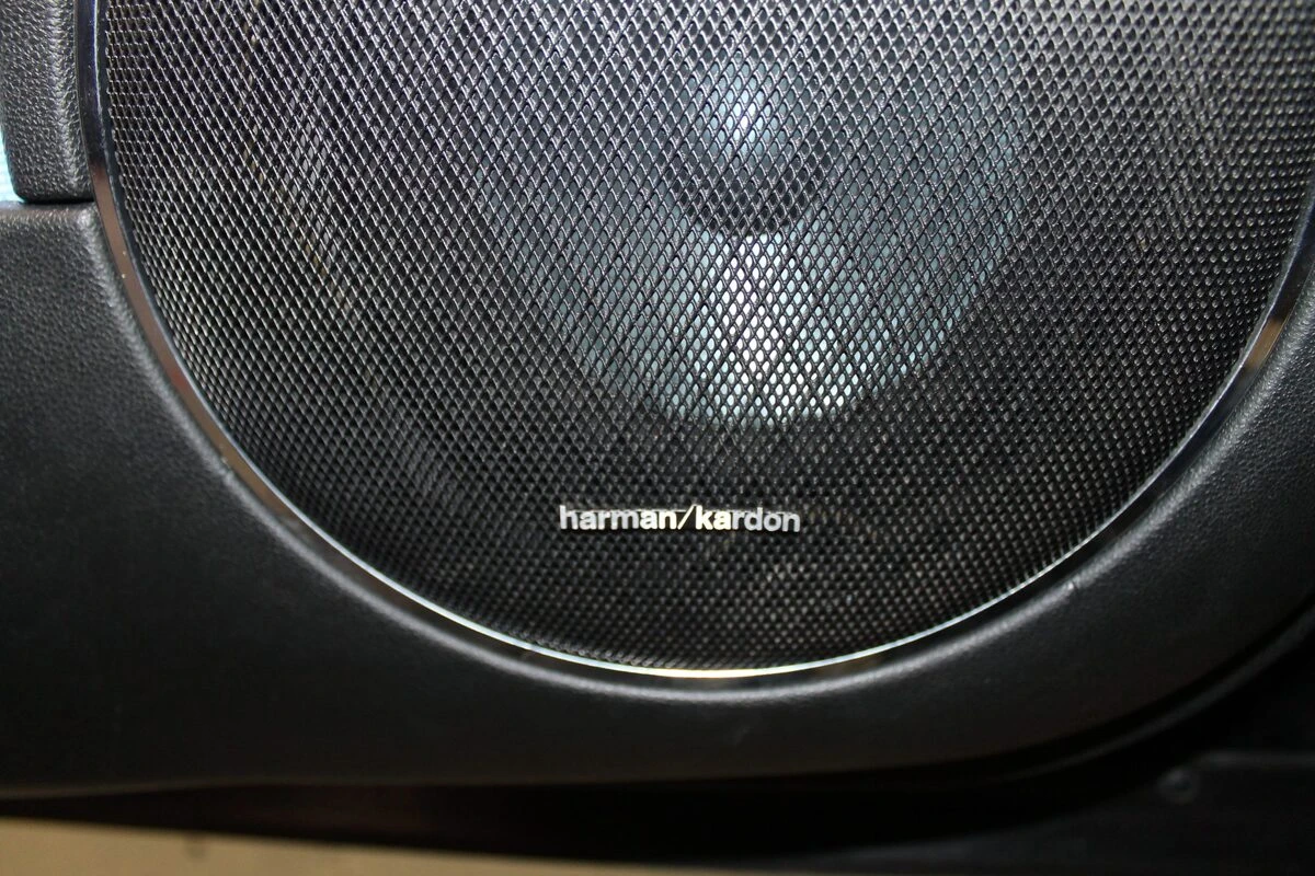 Mercedes ML W164 : CarPlay avec Harman Kardon conservé