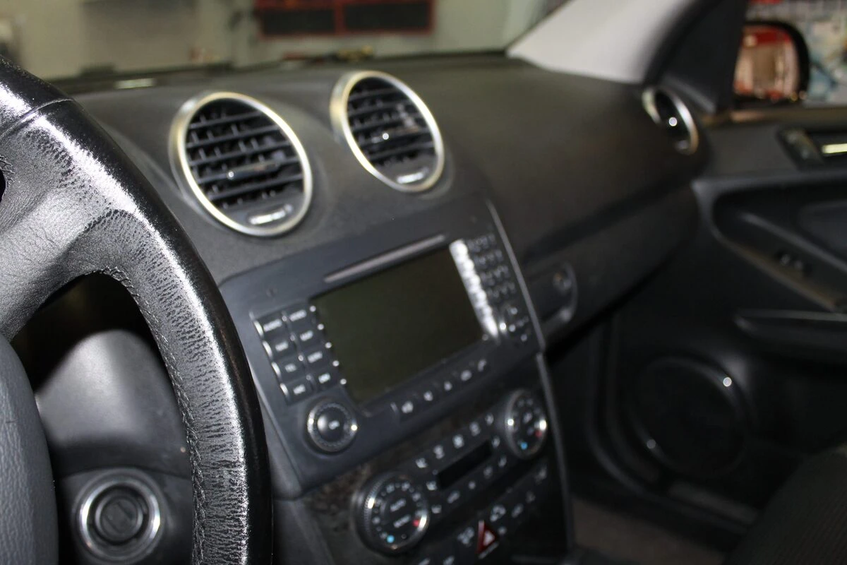 Mercedes ML W164 : CarPlay avec Harman Kardon conservé