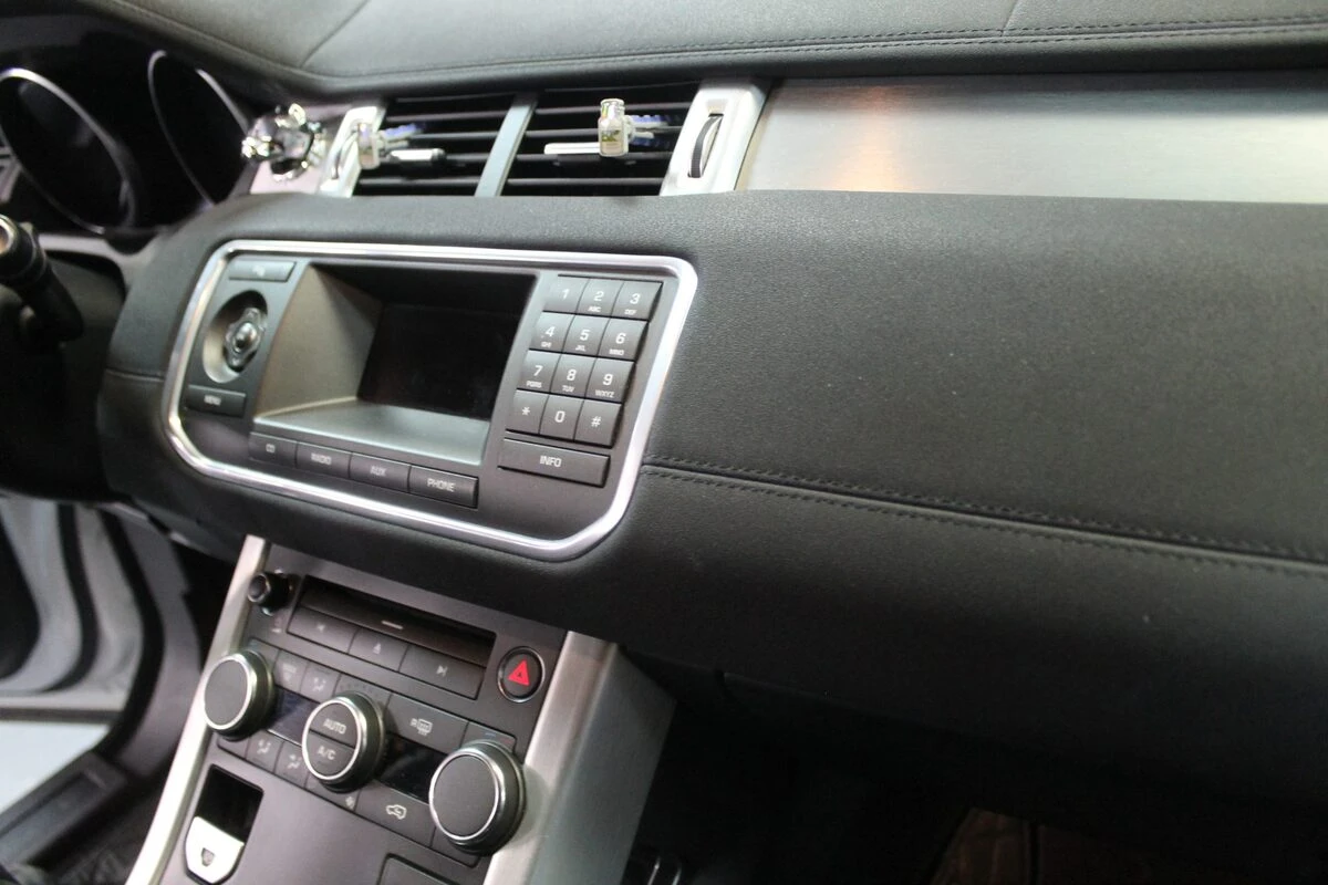 Range Rover Evoque : Kenwood DNX5190DABS et caméra de recul