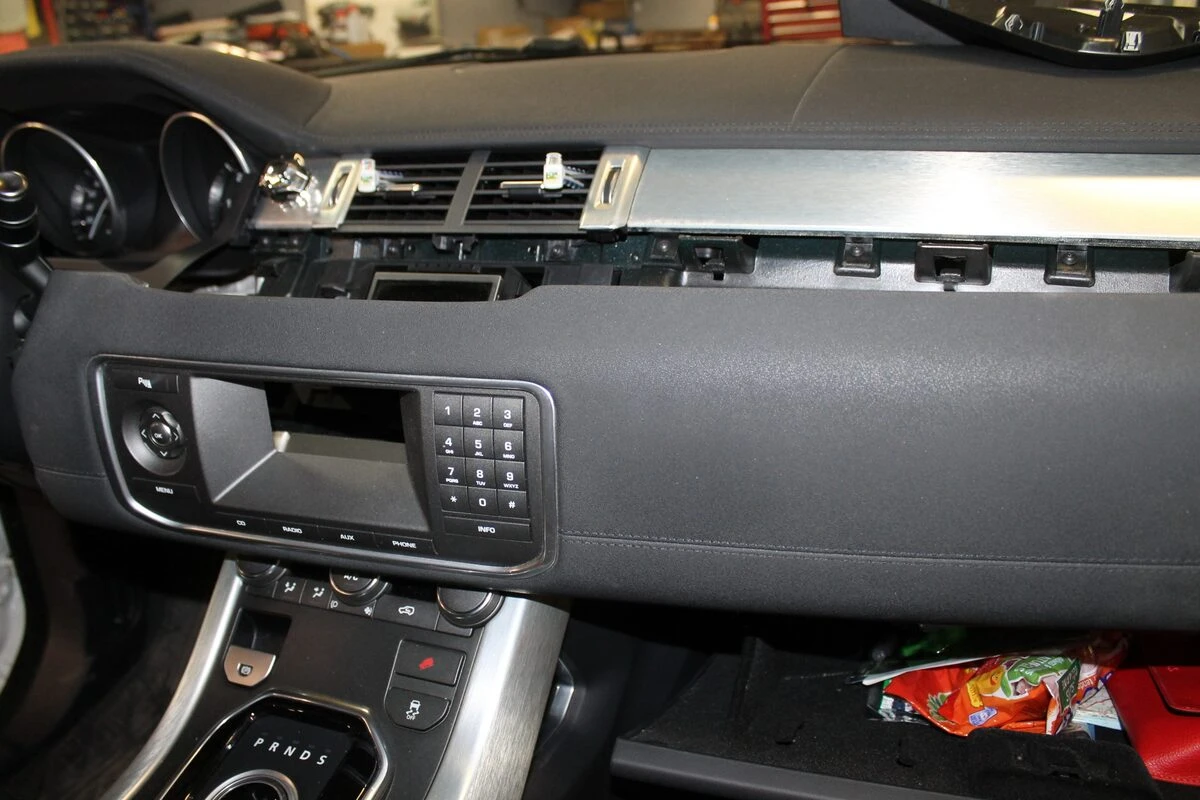 Range Rover Evoque : Kenwood DNX5190DABS et caméra de recul