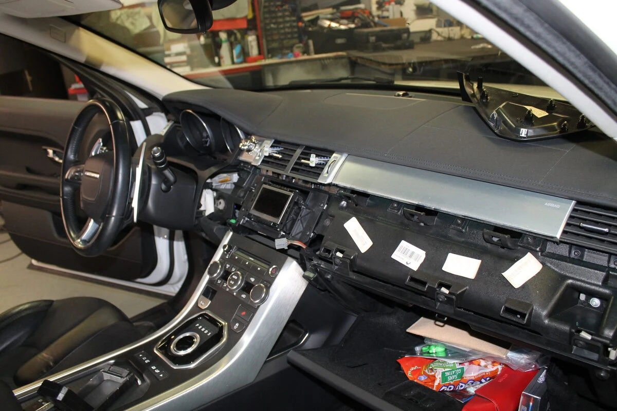 Range Rover Evoque : Kenwood DNX5190DABS et caméra de recul