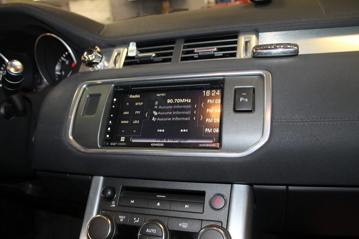 Range Rover Evoque : Kenwood DNX5190DABS et caméra de recul