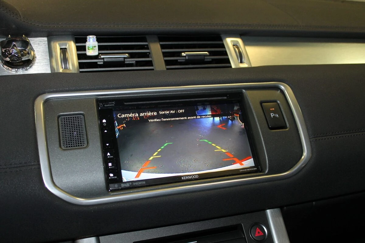 Range Rover Evoque : Kenwood DNX5190DABS et caméra de recul
