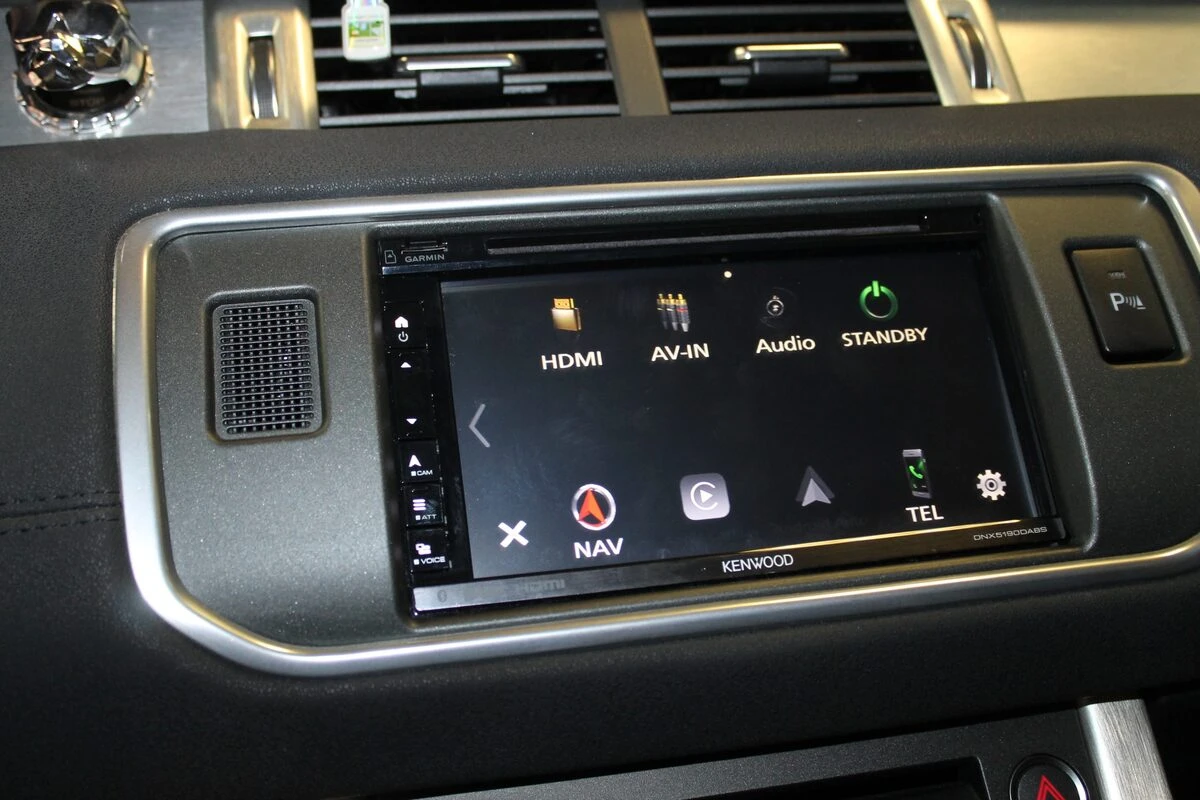 Range Rover Evoque : Kenwood DNX5190DABS et caméra de recul