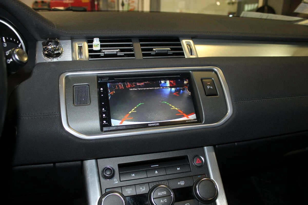 Range Rover Evoque : Kenwood DNX5190DABS et caméra de recul