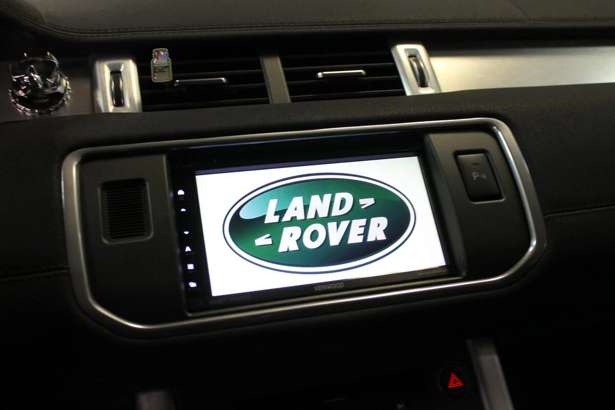 Range Rover Evoque : Kenwood DNX5190DABS et caméra de recul