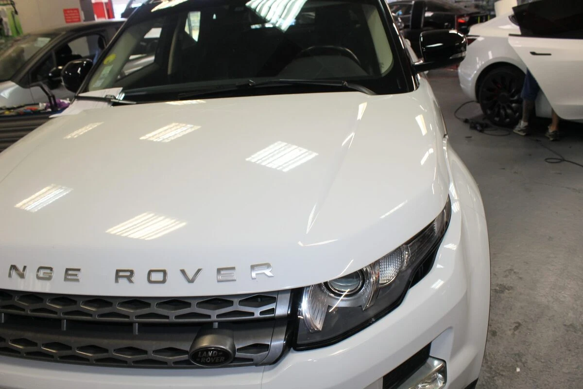 Range Rover Evoque : Kenwood DNX5190DABS et caméra de recul