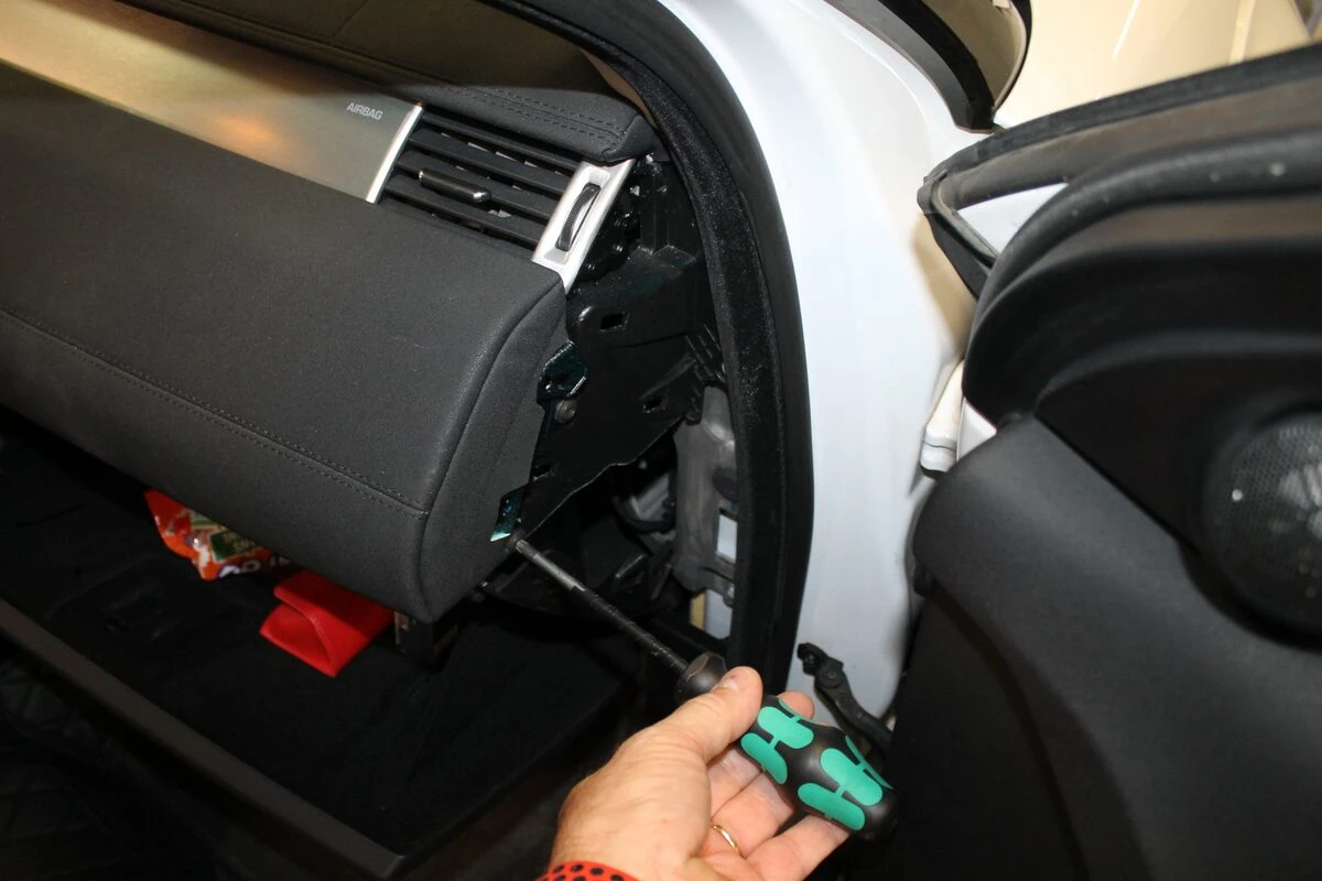 Range Rover Evoque : Kenwood DNX5190DABS et caméra de recul