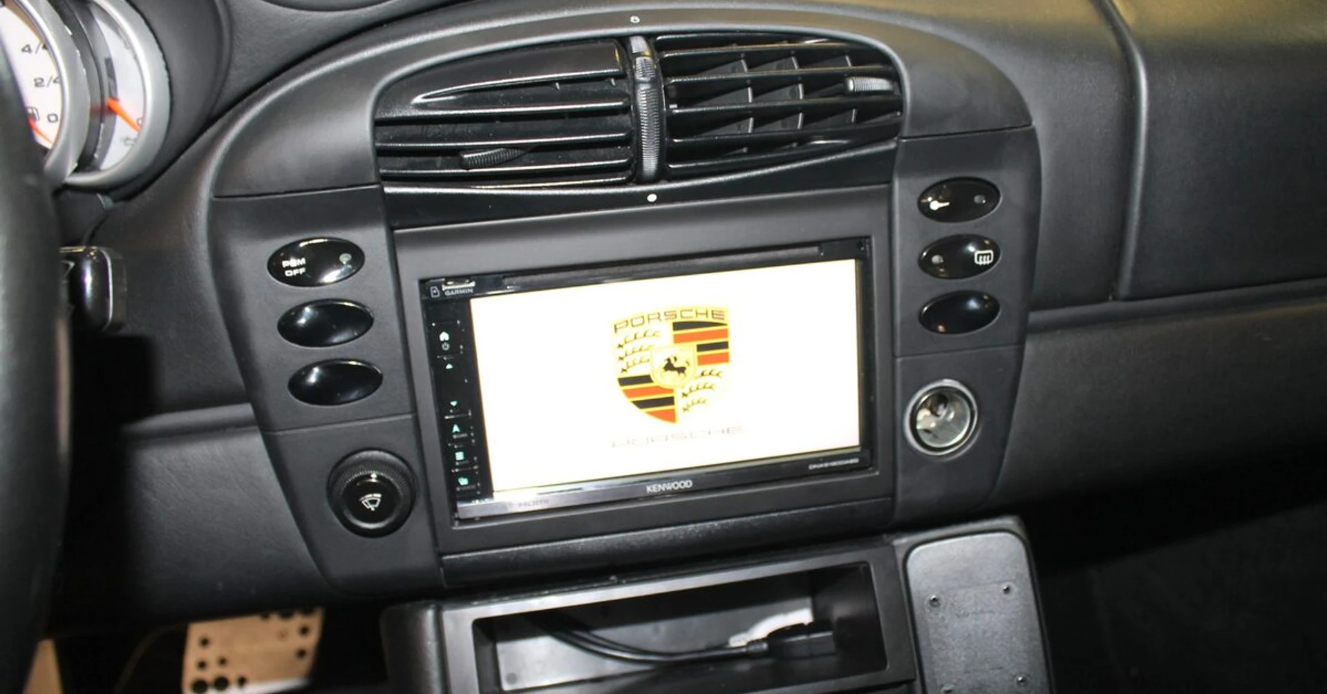 Kenwood DNX5190DAB et caméra de recul sur Porsche 996