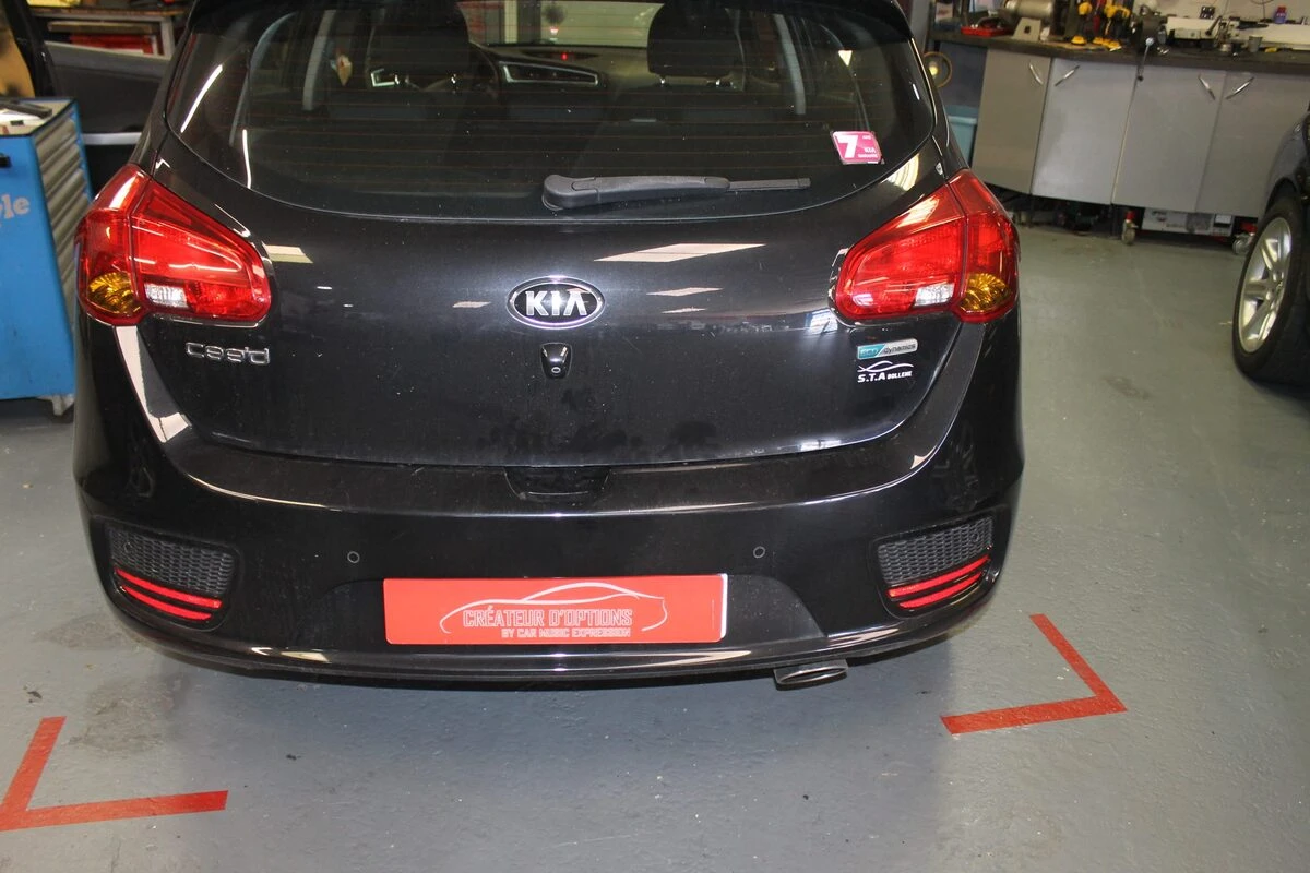 Kia Ceed 2018 : écran remis en état avec une nouvelle dalle tactile