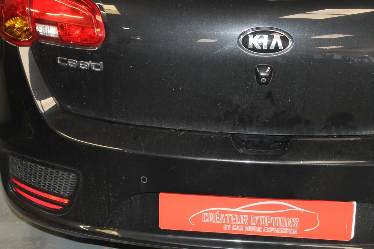 Kia Ceed 2018 : écran remis en état avec une nouvelle dalle tactile