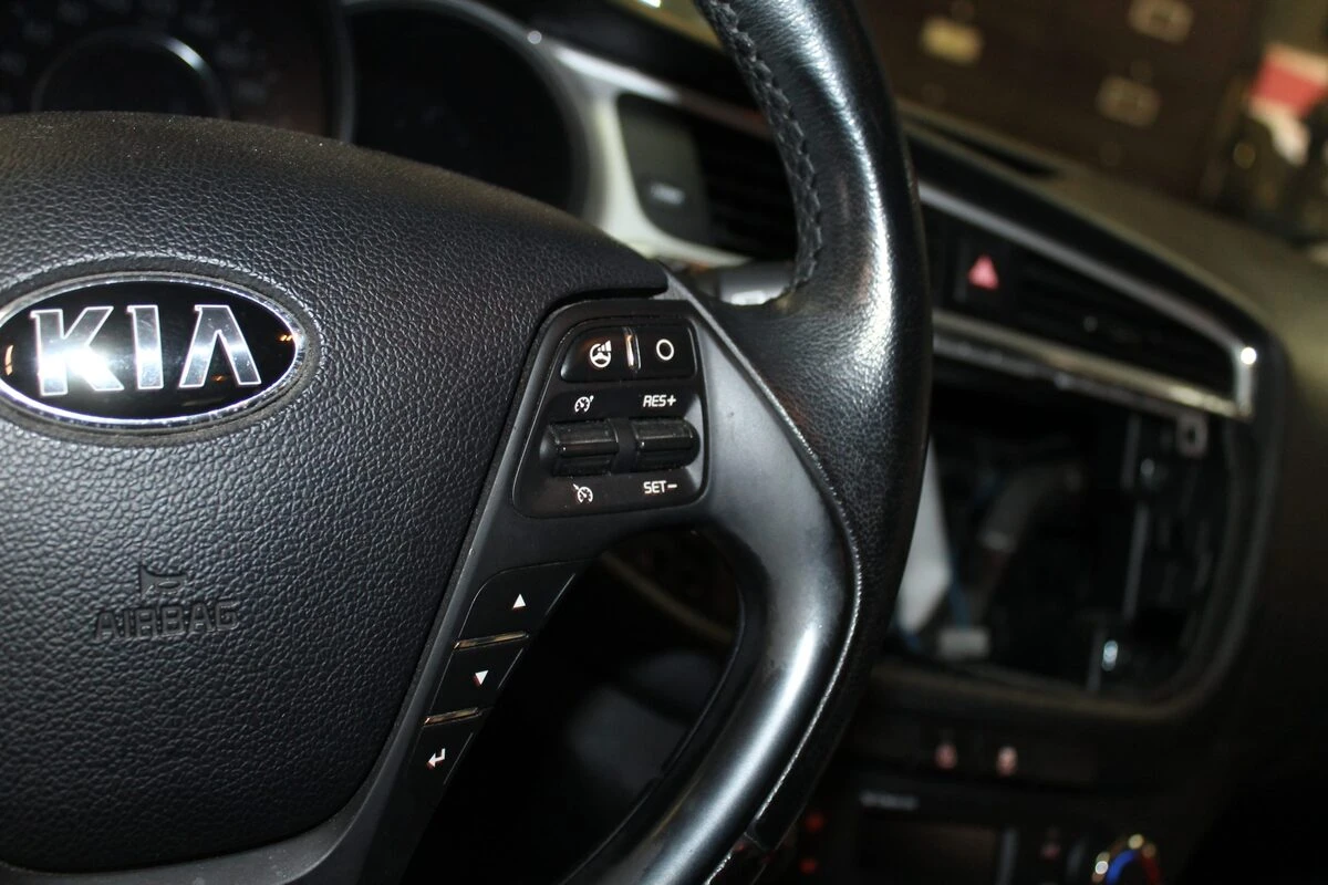 Kia Ceed 2018 : écran remis en état avec une nouvelle dalle tactile