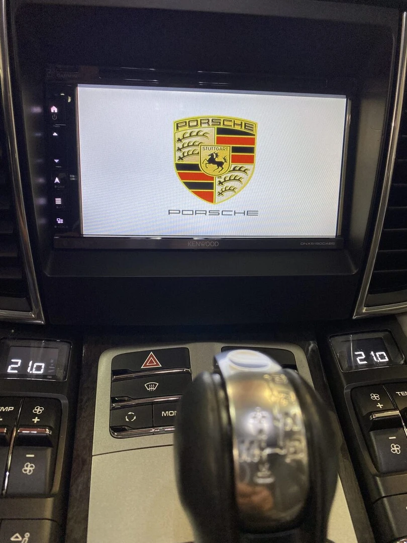 Porsche Panamera : CarPlay Kenwood avec Bose et caméra d'origine conservés
