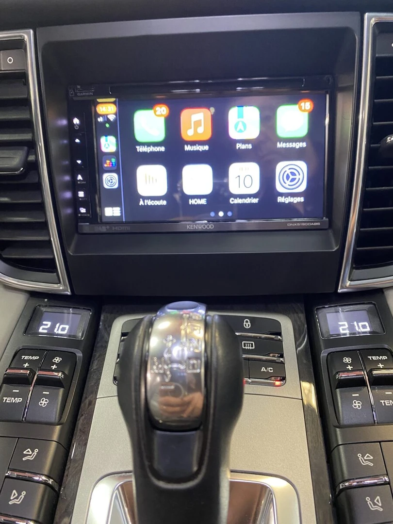 Porsche Panamera : CarPlay Kenwood avec Bose et caméra d'origine conservés