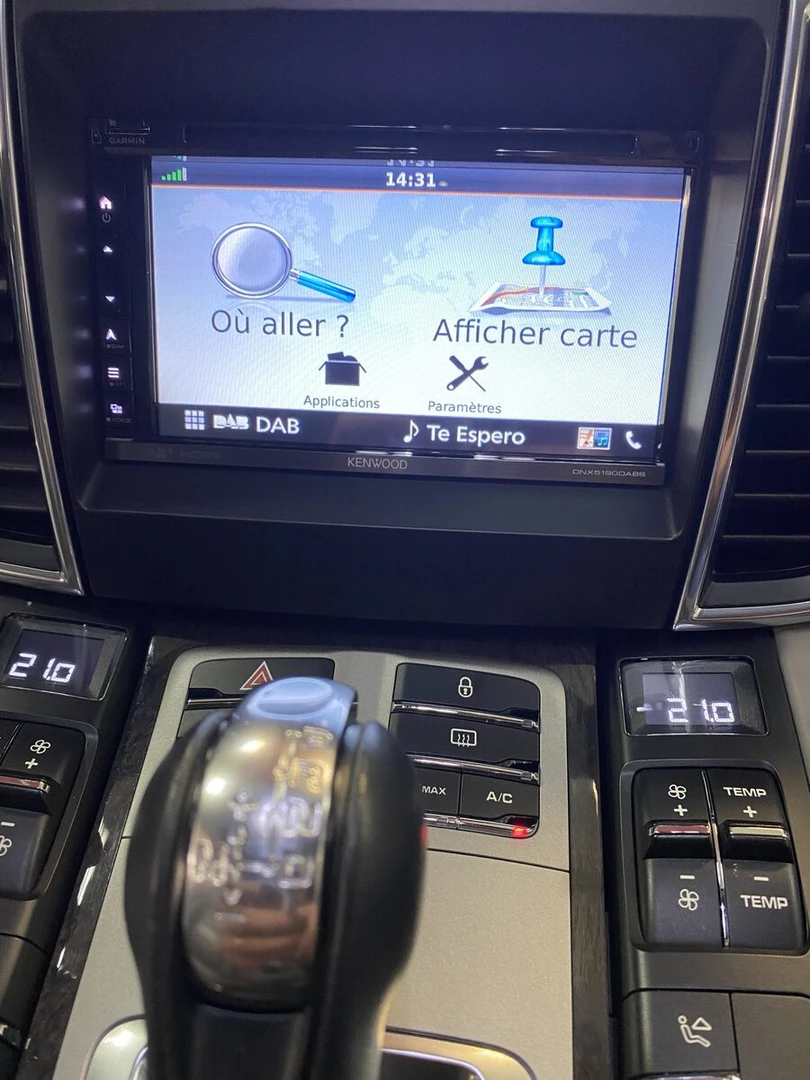 Porsche Panamera : CarPlay Kenwood avec Bose et caméra d'origine conservés